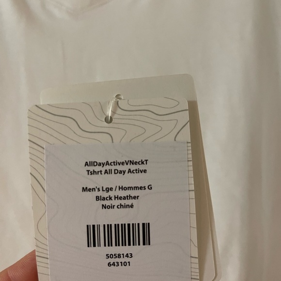 Brand new with tags MEC UV protective T-shirt - Picture 2 of 5